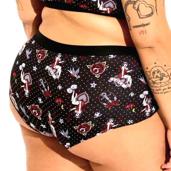 ♥️NWT VINTAGE TORRID BOYSHORT PANTY LOVERS TATTOO HEART PINUP PRINT SIZE 2X - Picture 3 of 10